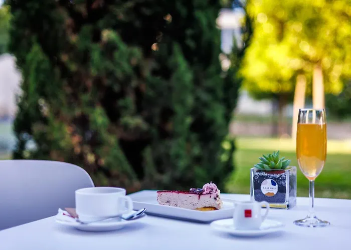 Akademis Academia 3*