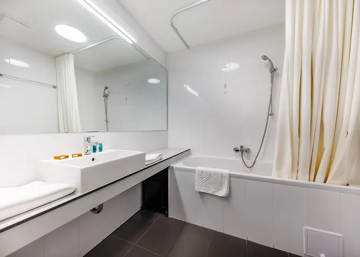 Akademis Academia Bed and Breakfast 3*