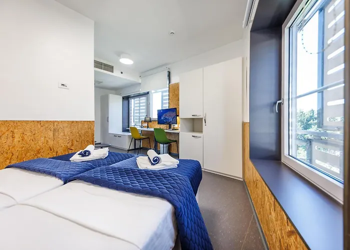 Bed & Breakfast Akademis Academia