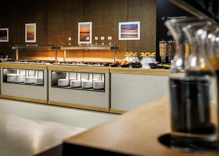 Akademis Academia Couette-café 3*