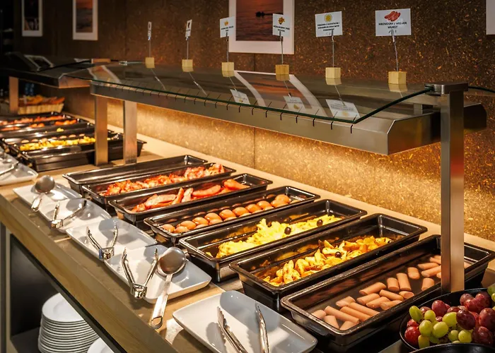 Akademis Academia 3*