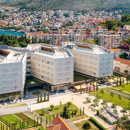 Bed & Breakfast Akademis Academia