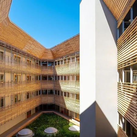 Akademis Academia Bed & Breakfast