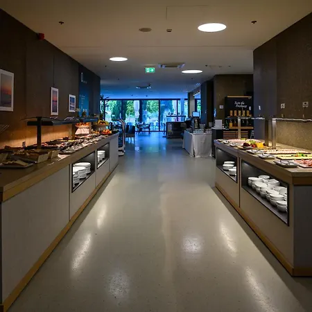 Akademis Academia Bed & Breakfast 3*