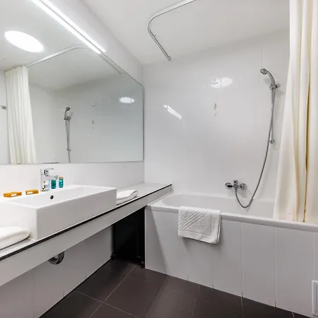 Akademis Academia Bed & Breakfast 3*