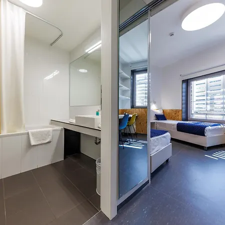 Oda ve Kahvaltı Akademis Academia 3*